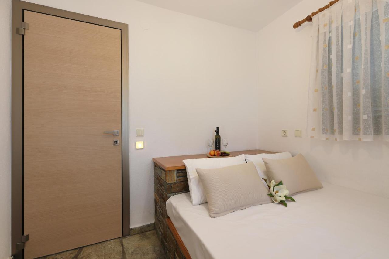 Maistrali Apartments Ormos Panagias Bagian luar foto