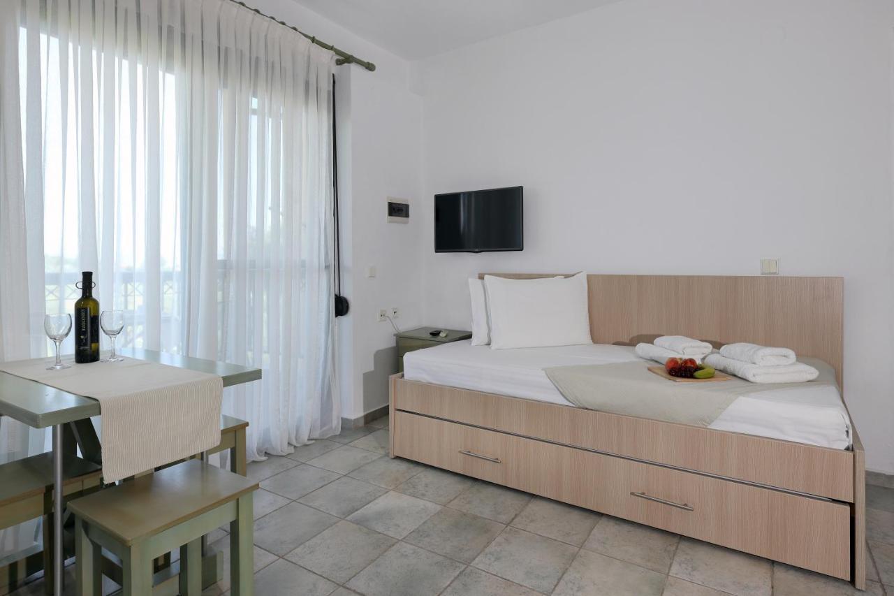 Maistrali Apartments Ormos Panagias Bagian luar foto